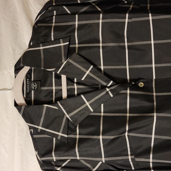 SilkLand Tops - Silkland 100% Silk Button Up Shirt Sz Medium Black and White